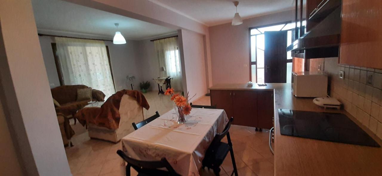 Appartamento Blerina'S House Sarandë Esterno foto